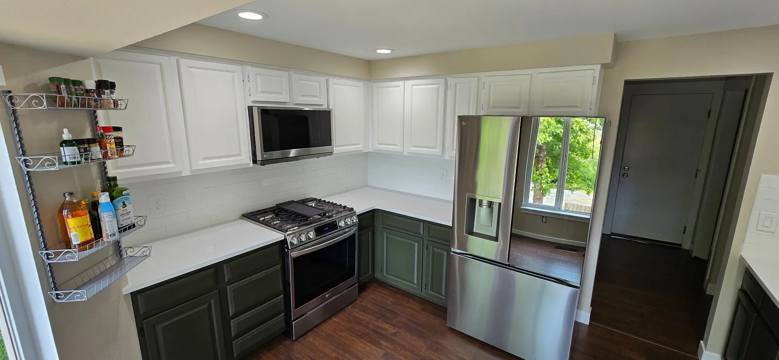 Two-tone kitchen cabinet refinishing